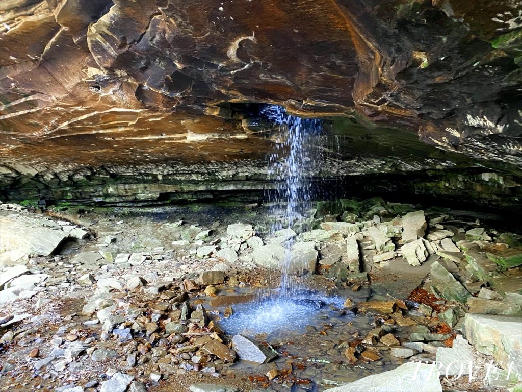 hiking trails with waterfalls in Arkansas