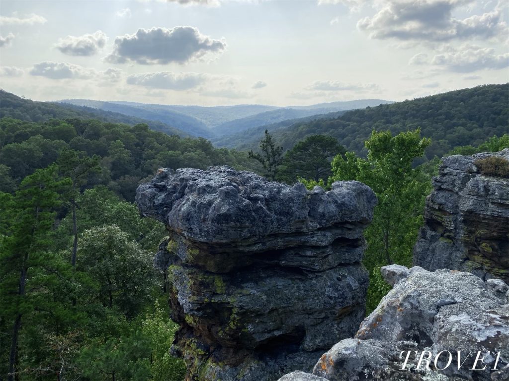 hiking to waterfalls in Arkansas - kings bluff